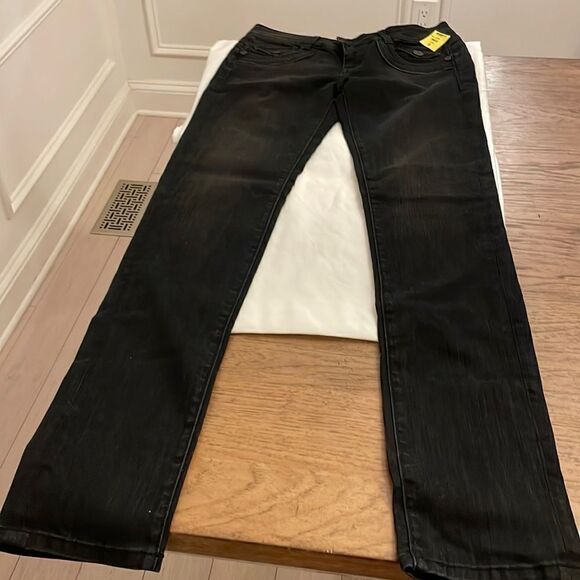 SMALL TOWN BLACK SKINNY JEANS.  NEW WITH TAGS.  STYLE IS ARIEL - Picture 1 of 11